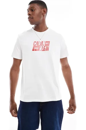 Calvin Klein Camiseta blanca y roja con estampado gráfico retro "NYC" de -Blanco