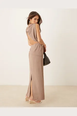 ASOS Vestido midi color moca asimétrico con detalle retorcido en la espalda de -Marrón