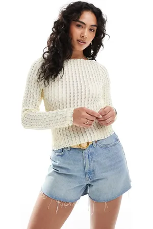 ONLY Top corto con cuello barco de tejido texturizado de