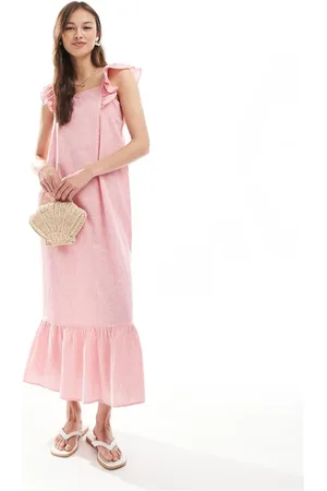 Pieces® Vestido largo rosa a rayas escalonado de tirantes con volantes de