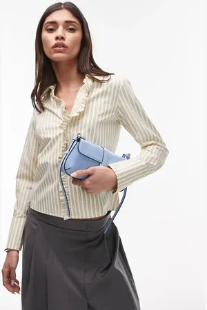 Résumé Camisa color crema a rayas entallada con tapeta de volantes de -Multicolor