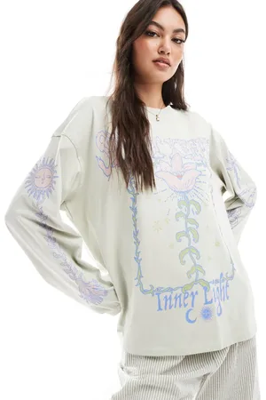 Monki Camiseta claro extragrande de manga larga con estampado "Spirit Keeper" de