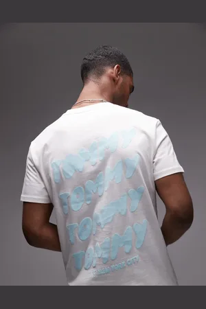 Tommy Hilfiger Camiseta blanca y azul pastel con estampado trasero en relieve de -Blanco