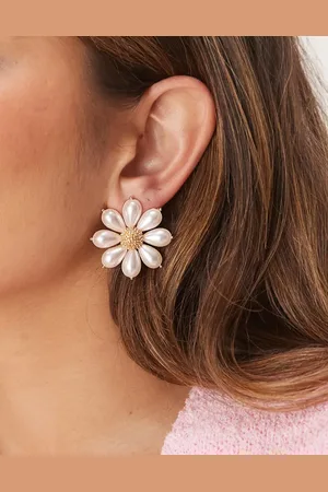 ASOS Pendientes de botón con diseño de flores con perlas de imitación de -Blanco