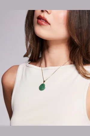 ASOS Collar dorado con colgante de concha de piedra semipreciosa de