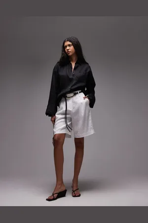 ARKET Pantalones cortos blancos de estilo bermudas con cinturilla estilo sastre de lino de