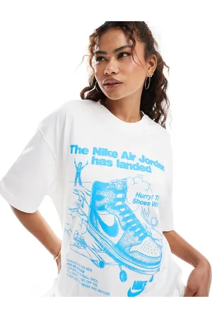 Jordan Camiseta blanca y azul con estampado gráfico de zapatilla de deporte de