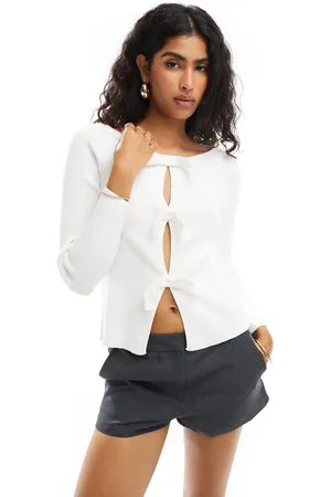 ASOS Cárdigan color marfil con lazada delantera de -Blanco