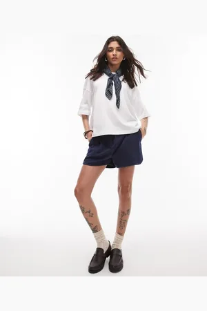 Topshop Joggers cortos con pinzas de