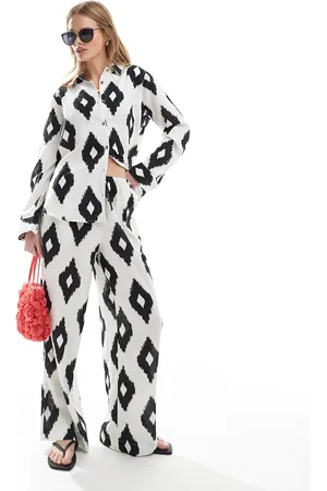 Accessorize Pantalones playeros extragrandes con estampado de Accesorize-Multicolor