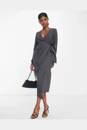 ASOS Vestido midi carbón con cuello de pico y detalle cruzado retorcido de
