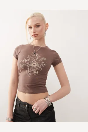 Motel Camiseta marrón nuez moscada con diseño encogido y estampado floral con lentejuelas Sutin de