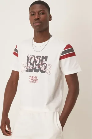 ASOS Camiseta blanca de corte cuadrado con estampado de paneles y gráfico deportivo de