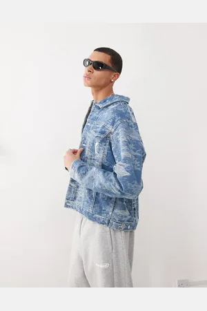 Karl Kani Chaqueta vaquera con lavado medio, estampado de camuflaje y acabado desgastado OG de