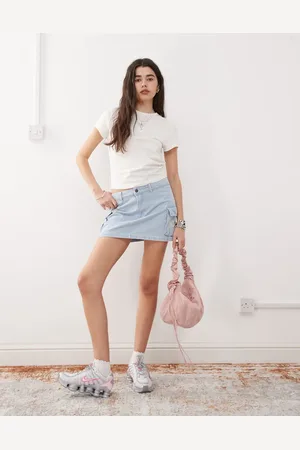 Karl Kani Falda vaquera cargo de estilo retro con lavado descolorido de