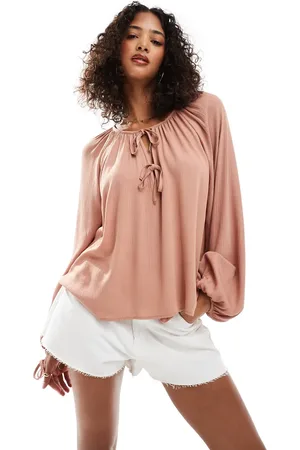 Miss Selfridge Blusa marrón de estilo bohemio con mangas globo y lazada delantera de