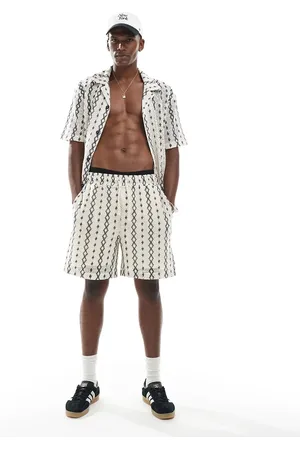 River Island Pantalones cortos color con diseño estampado de croché de (parte de un conjunto)-Blanco