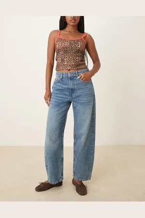 ASOS Vaqueros capri de corte barrel con lavado envejecido y trabilla ajustable de -Azul