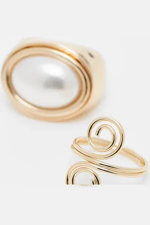 Reclaimed Pack de 2 anillos dorados con diseño de remolino y con perla de