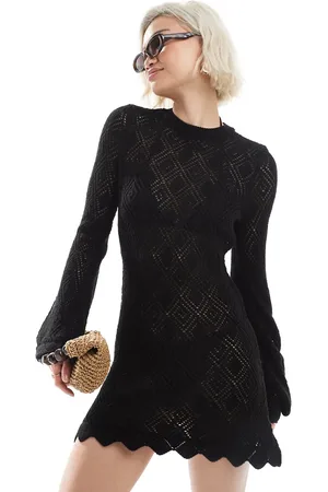 Miss Selfridge Vestido playero con mangas anchas y bajo festoneado de punto de