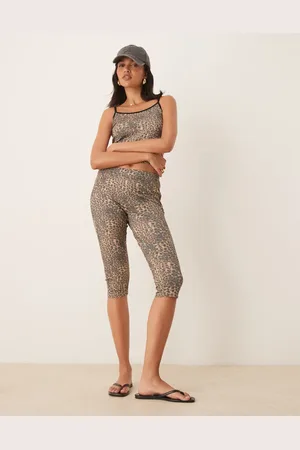 ASOS Leggings capri con estampado de de (parte de un conjunto)-Marrón