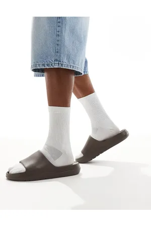 ASOS Sandalias marrones con suela gruesa de