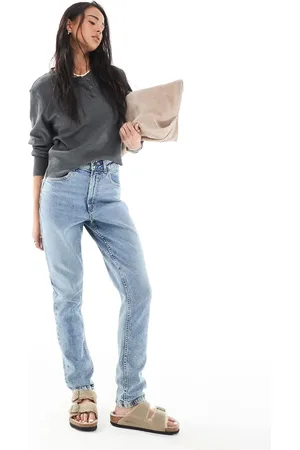 ASOS Vaqueros mom de corte slim cómodo de