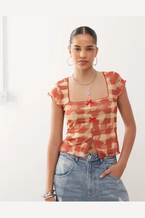 Reclaimed Top a cuadros con escote cuadrado y estampado floral de malla de