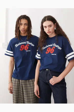 Reclaimed Camiseta corta unisex de corte cuadrado slim con estampado gráfico de estilo universitario de