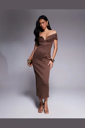 ASOS Vestido de tubo midi marrón con diseño moldeador, escote Bardot y detalle de costuras de