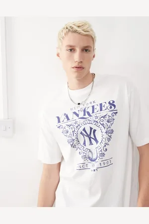 New Era Camiseta blanca holgada con detalle gráfico de los NY Yankees en la espalda de