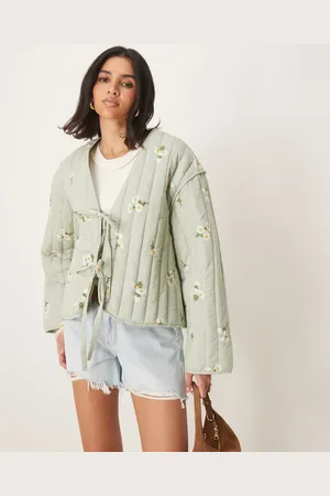 ASOS Chaqueta guateada con lazadas en la parte delantera de