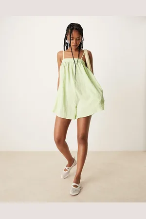 ASOS Mono corto verde de tirantes finos con detalle fruncido en el pecho de tejido texturizado de