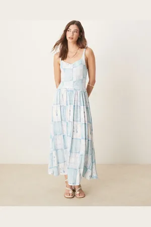 ASOS Vestido midi azul pálido con estampado de postales y escote corazón de tejido efecto rugoso de -Multicolor
