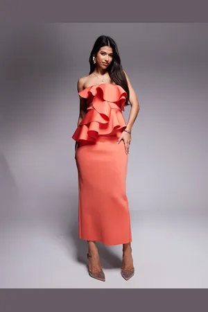 ASOS Vestido midi color con escote palabra de honor y detalle recogido de volantes superpuestos de tejido efecto neopreno de -Naranja