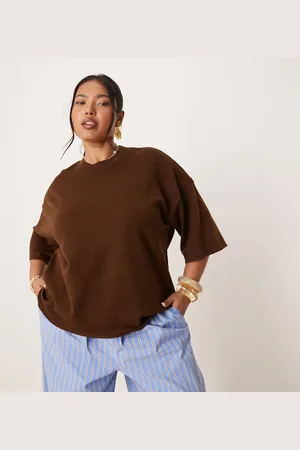 ASOS Camiseta marrón estructurada de punto de ASOS DESIGN Curve