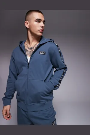 EA7 Sudadera gris oscuro con capucha, cremallera y detalle de cinta del logo de Armani (parte de un conjunto)
