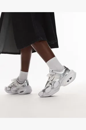 Nike Zapatillas de deporte blancas y plateado metalizado unisex Air Max Muse de
