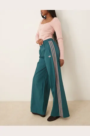 adidas Pantalones de chándal verdes con 3 rayas de croché de