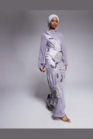 ASOS Vestido largo morado polvoriento con cuello desbocado y abalorios de mezcla de satén y chifón de -Gris