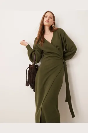 Pretty Lavish Vestido semilargo verde cruzado de punto Beau de