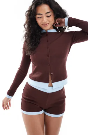 ASOS Cárdigan abotonado con diseño de doble capa en contraste de (parte de un conjunto)