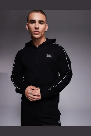 EA7 Sudadera negra con capucha, cremallera y detalle de cinta del logo de Armani (parte de un conjunto)