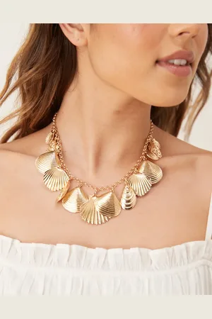 Accessorize Collar con charms de conchas Michelle de