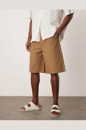 ASOS Pantalones cortos tostados de corte alargado con pinzas de -Neutro