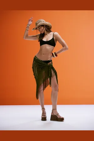 ASOS Pareo de playa con borlas de croché hecho a mano premium de
