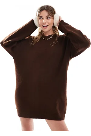ASOS Vestido chocolate con cuello de pico de punto mullido de