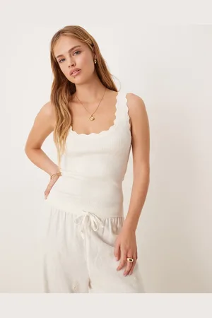JDY Camiseta blanca de tirantes con bordes festoneados de punto de