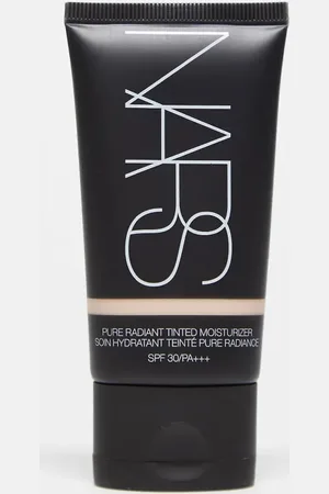 NARS Hidratante con color y FPS 30 Pure Radiant de -Beis neutro