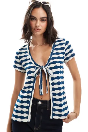 ASOS Cárdigan a rayas azul marino texturizadas de manga corta con lazada delantera de -Multicolor